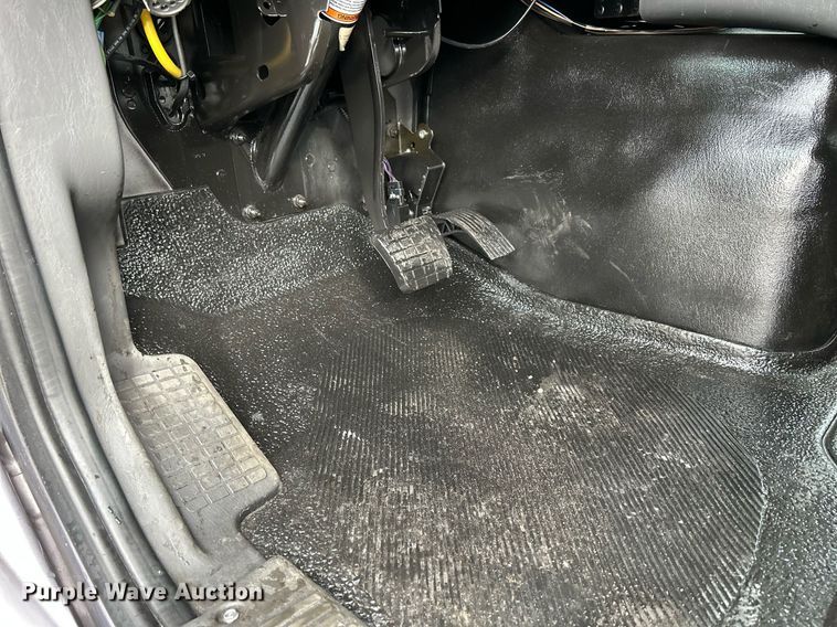 image for item DQ0951 2016 International 7600  vacuum truck