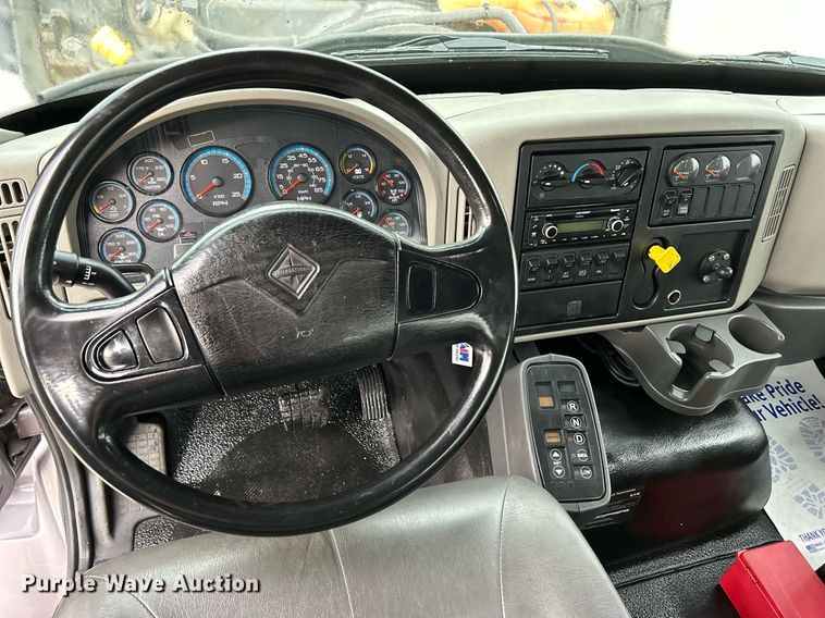 image for item DQ0951 2016 International 7600  vacuum truck