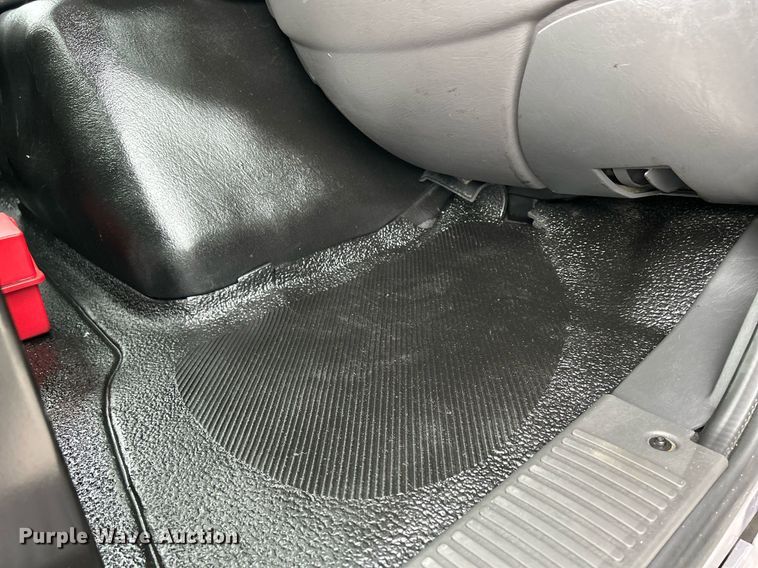 image for item DQ0951 2016 International 7600  vacuum truck