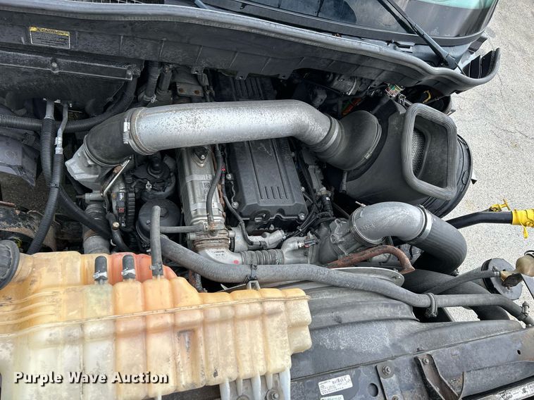 image for item DQ0951 2016 International 7600  vacuum truck