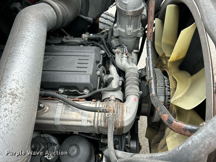 image for item DQ0951 2016 International 7600  vacuum truck