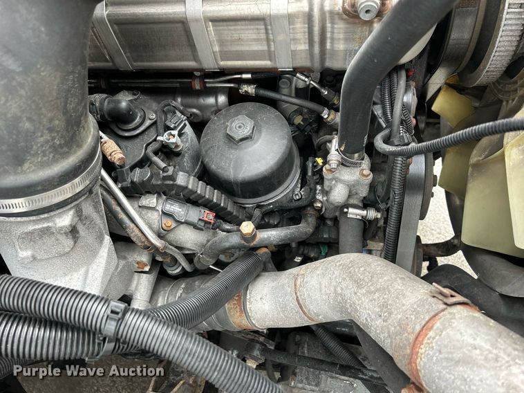 image for item DQ0951 2016 International 7600  vacuum truck