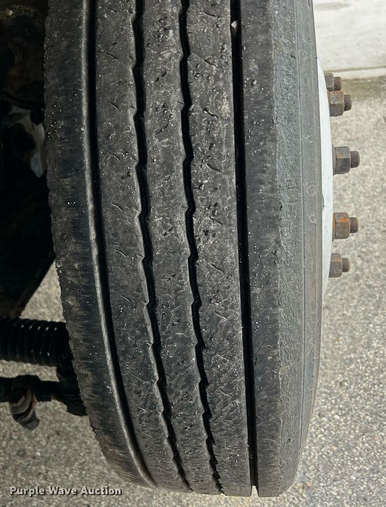 image for item DQ0951 2016 International 7600  vacuum truck