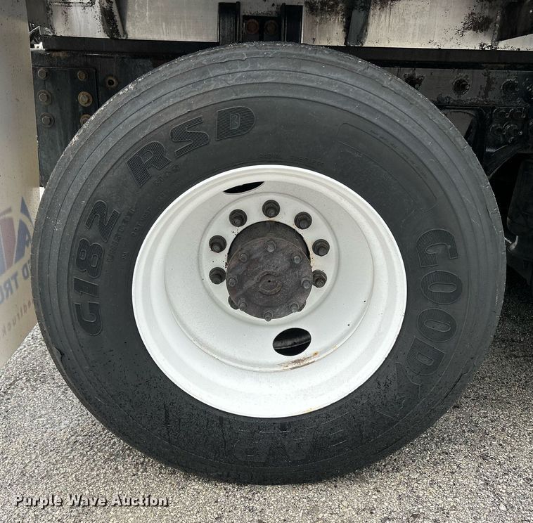 image for item DQ0951 2016 International 7600  vacuum truck