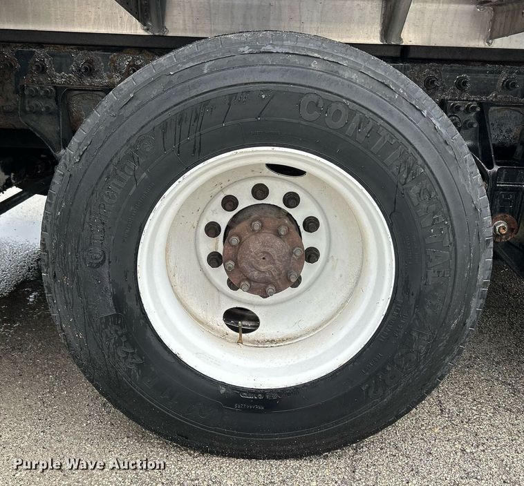 image for item DQ0951 2016 International 7600  vacuum truck