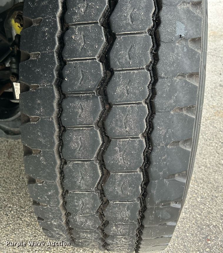 image for item DQ0951 2016 International 7600  vacuum truck