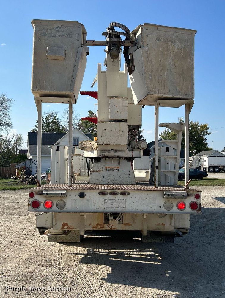 image for item DQ0957 1992 Mack RD690S  bucket truck