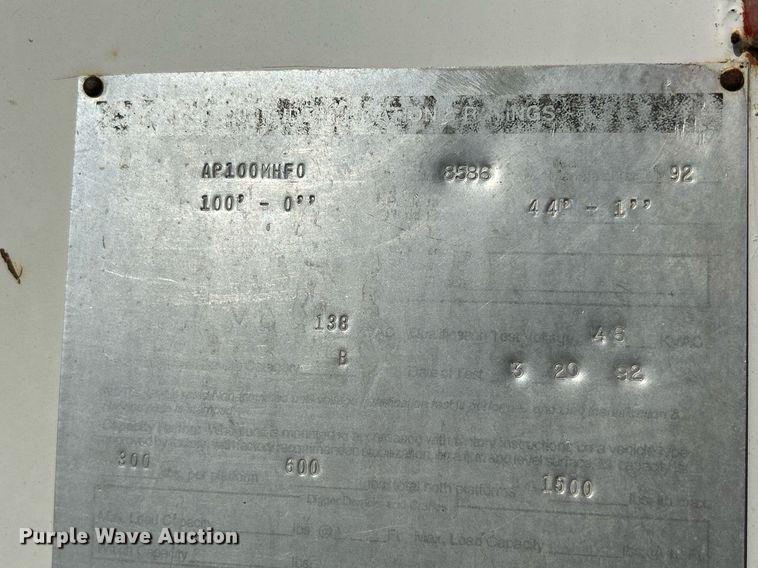 image for item DQ0957 1992 Mack RD690S  bucket truck