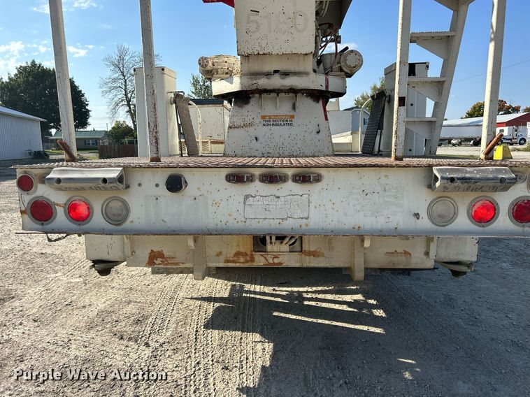 image for item DQ0957 1992 Mack RD690S  bucket truck