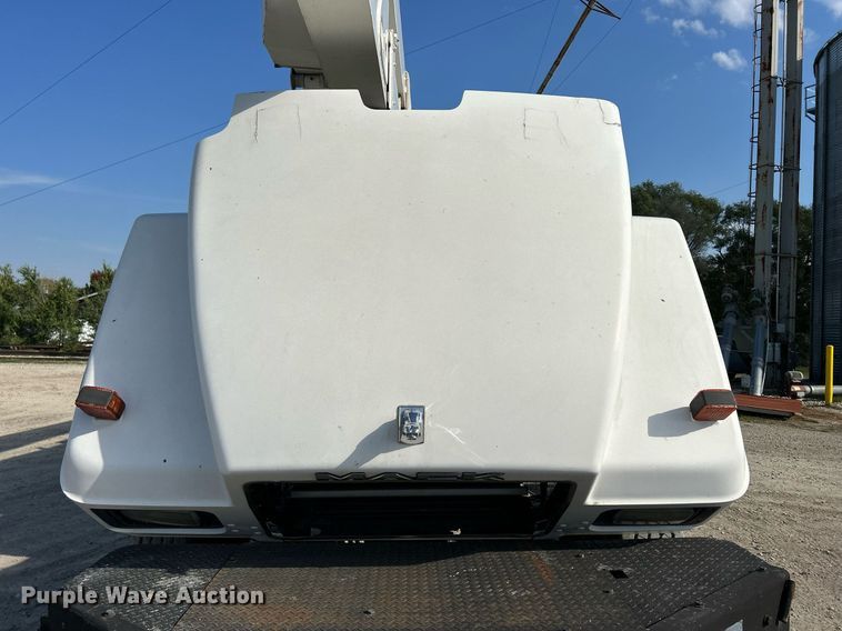 image for item DQ0957 1992 Mack RD690S  bucket truck