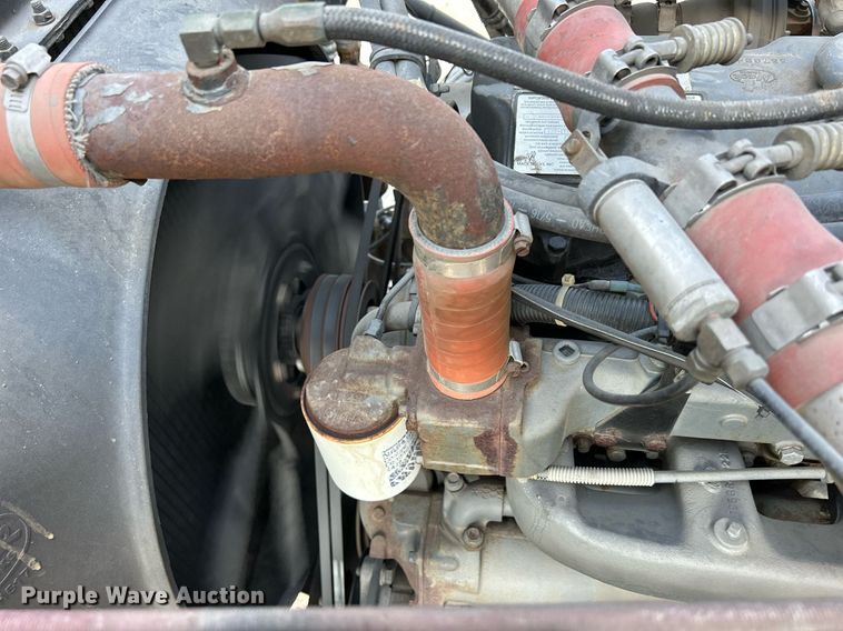 image for item DQ0957 1992 Mack RD690S  bucket truck