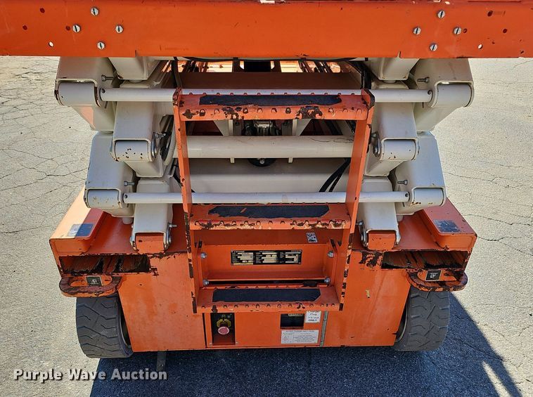 image for item DQ1175 2015 Snorkel S4726E  scissor lift