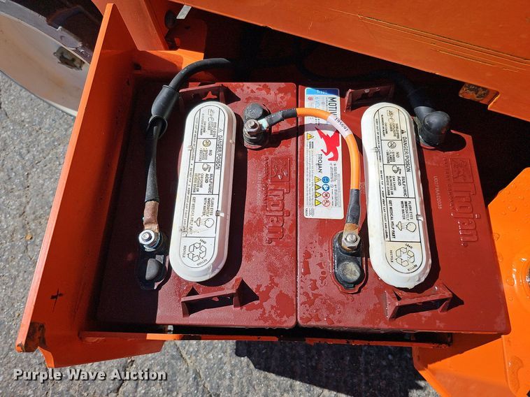 image for item DQ1175 2015 Snorkel S4726E  scissor lift