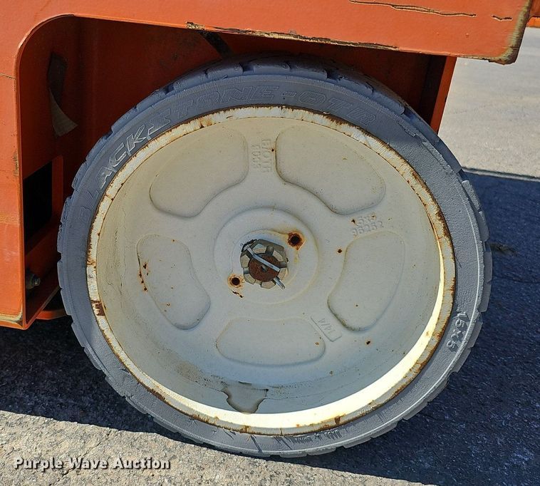 image for item DQ1175 2015 Snorkel S4726E  scissor lift