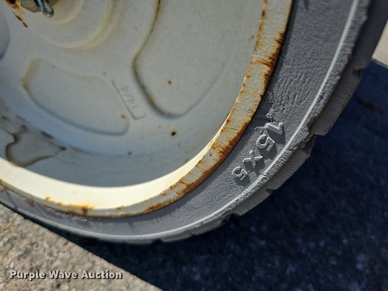 image for item DQ1175 2015 Snorkel S4726E  scissor lift