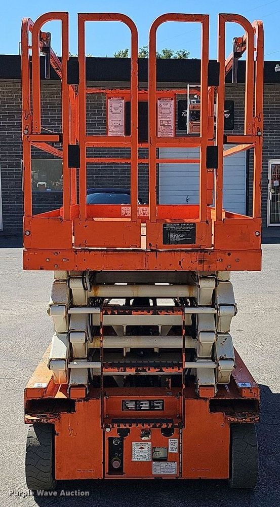 image for item DQ1176 2016 Snorkel S4732E  scissor lift