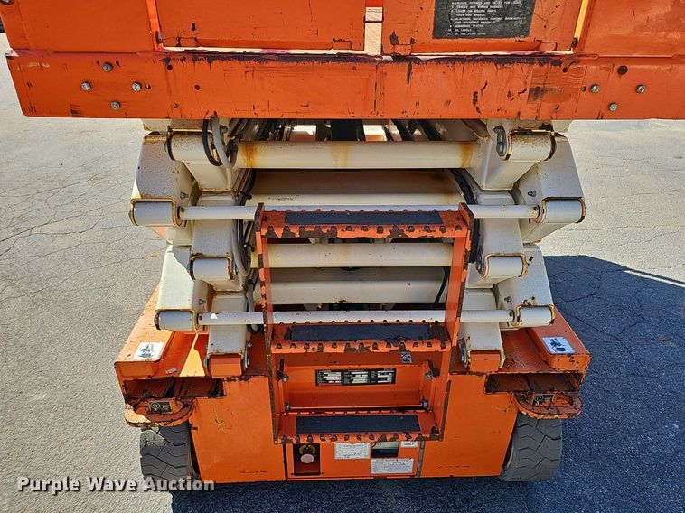 image for item DQ1176 2016 Snorkel S4732E  scissor lift