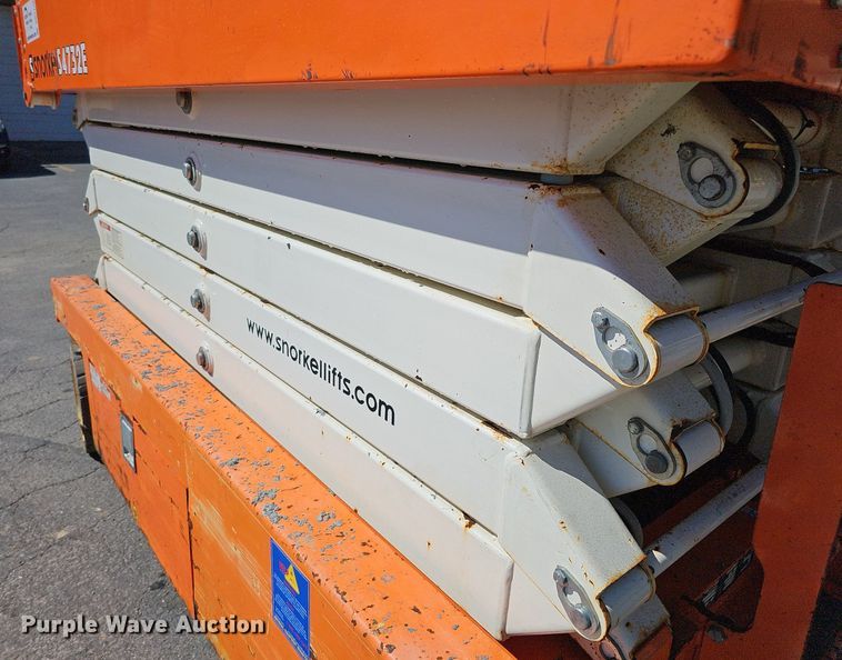 image for item DQ1176 2016 Snorkel S4732E  scissor lift
