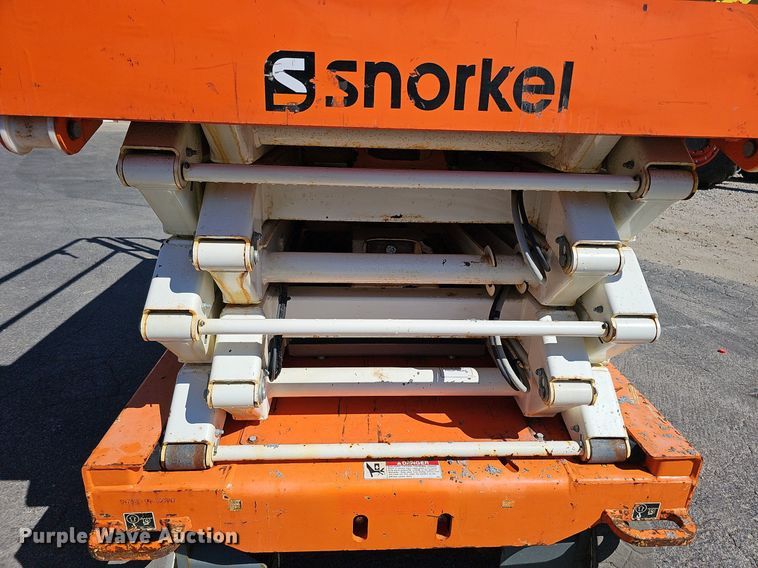 image for item DQ1176 2016 Snorkel S4732E  scissor lift