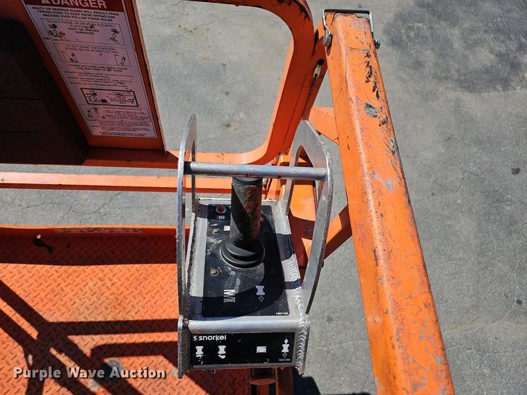 image for item DQ1176 2016 Snorkel S4732E  scissor lift