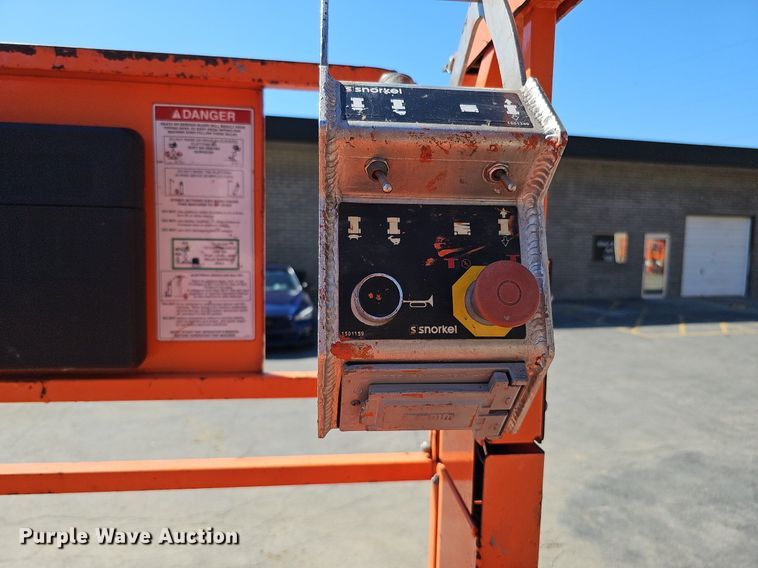 image for item DQ1176 2016 Snorkel S4732E  scissor lift