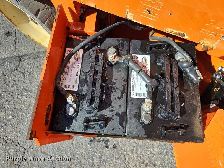 image for item DQ1176 2016 Snorkel S4732E  scissor lift