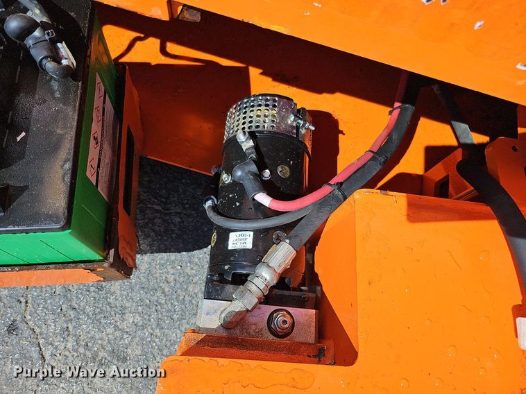 image for item DQ1176 2016 Snorkel S4732E  scissor lift