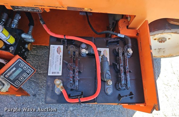 image for item DQ1176 2016 Snorkel S4732E  scissor lift