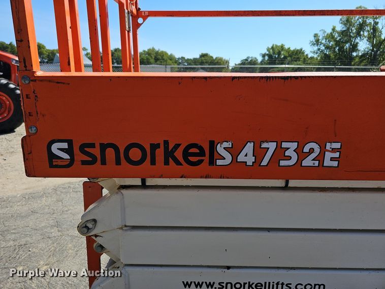 image for item DQ1176 2016 Snorkel S4732E  scissor lift