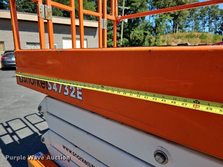 image for item DQ1176 2016 Snorkel S4732E  scissor lift
