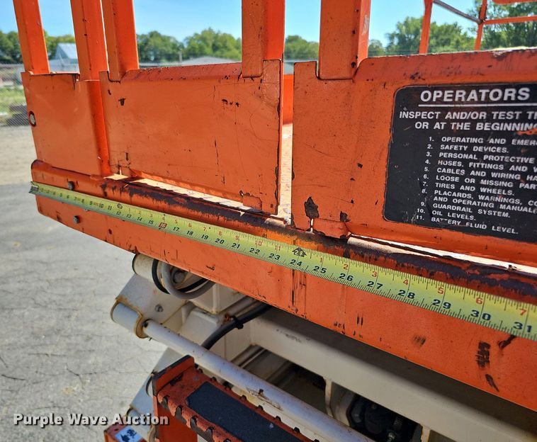 image for item DQ1176 2016 Snorkel S4732E  scissor lift