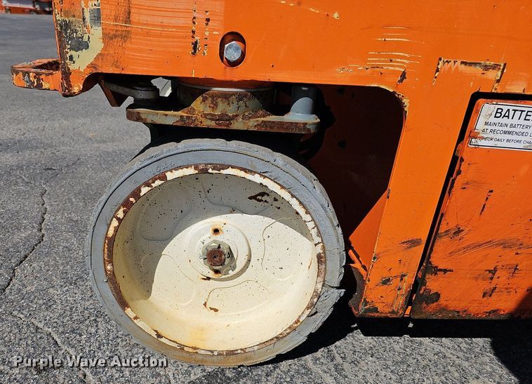 image for item DQ1176 2016 Snorkel S4732E  scissor lift