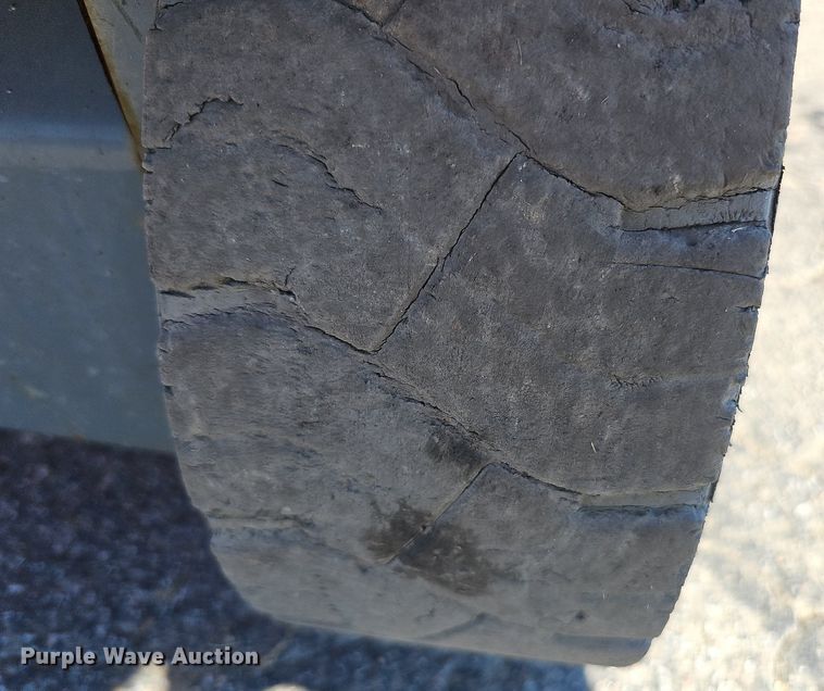 image for item DQ1176 2016 Snorkel S4732E  scissor lift