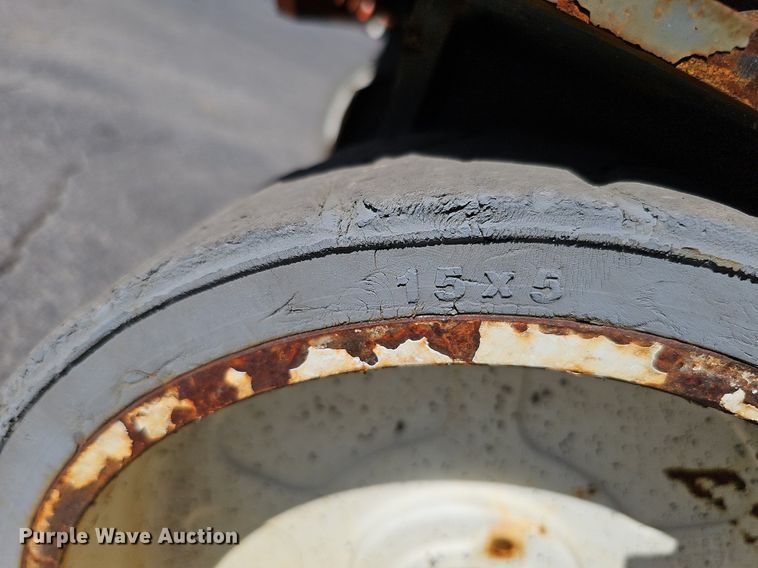 image for item DQ1176 2016 Snorkel S4732E  scissor lift