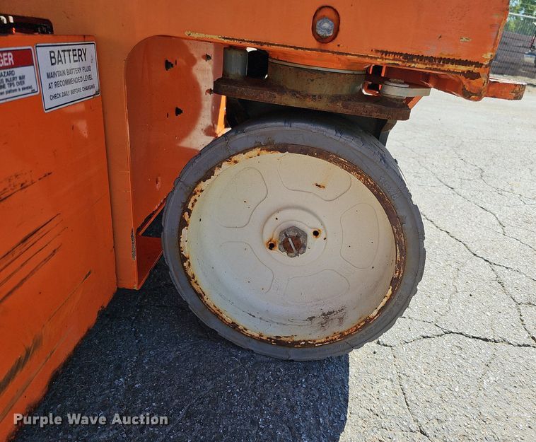 image for item DQ1176 2016 Snorkel S4732E  scissor lift