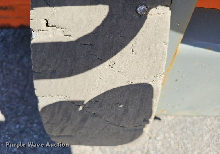 image for item DQ1176 2016 Snorkel S4732E  scissor lift