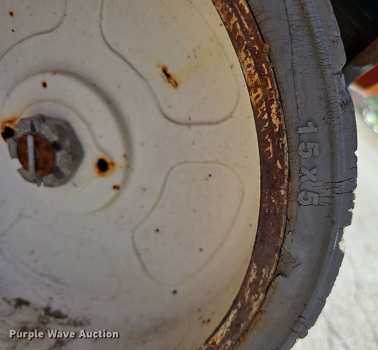 image for item DQ1176 2016 Snorkel S4732E  scissor lift