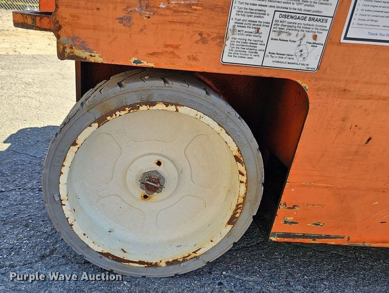 image for item DQ1176 2016 Snorkel S4732E  scissor lift