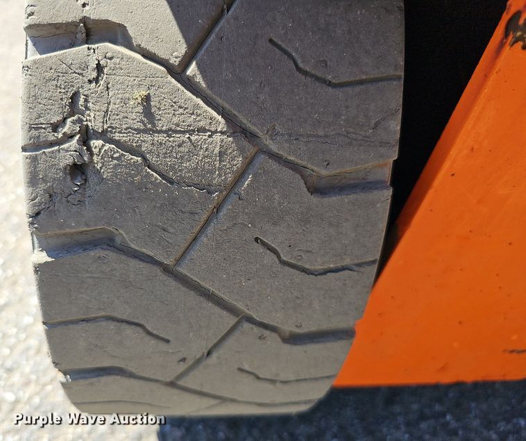 image for item DQ1176 2016 Snorkel S4732E  scissor lift