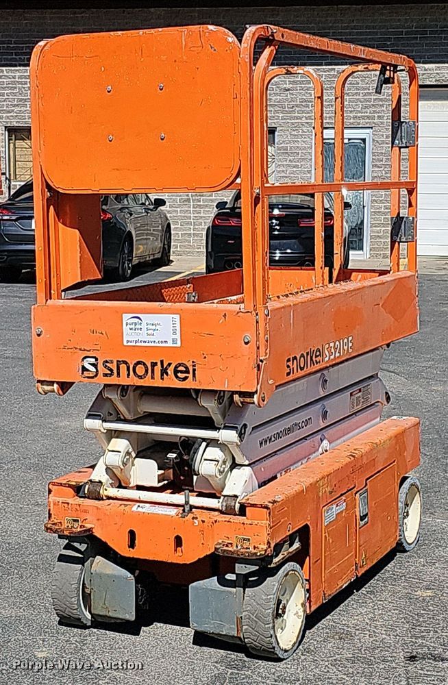 image for item DQ1177 2016 Snorkel S3219E  scissor lift