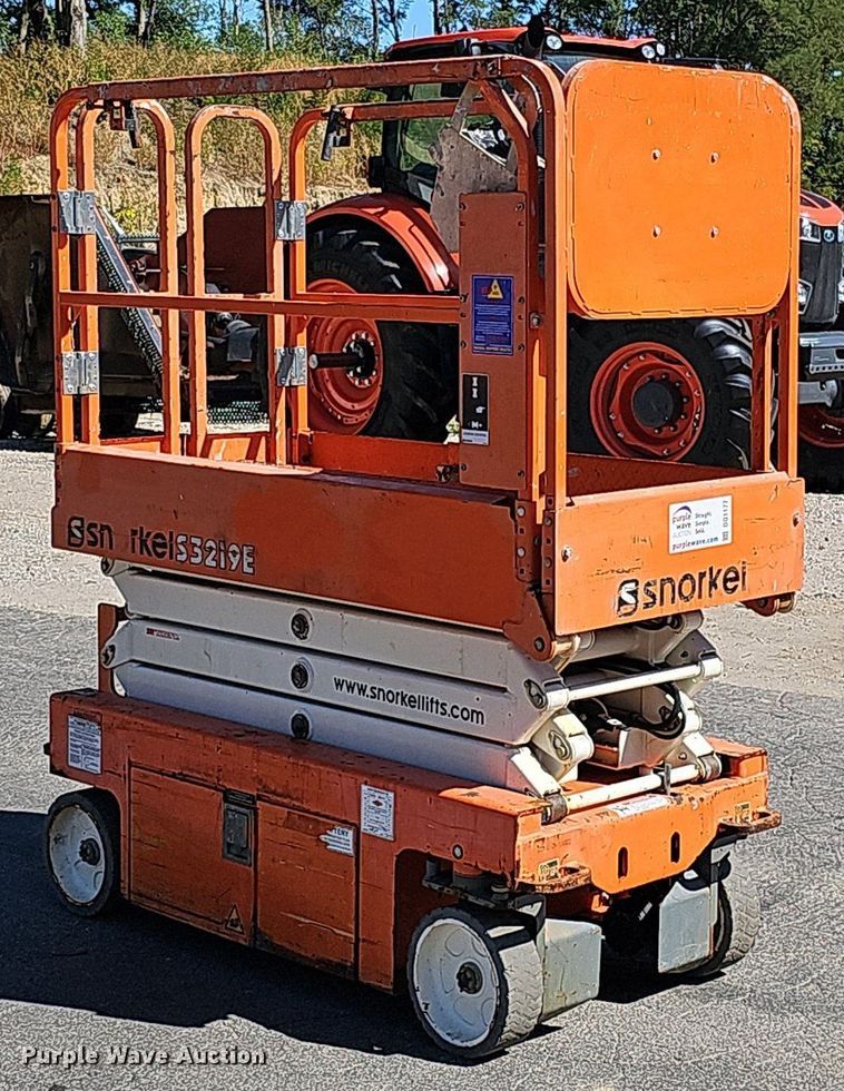image for item DQ1177 2016 Snorkel S3219E  scissor lift