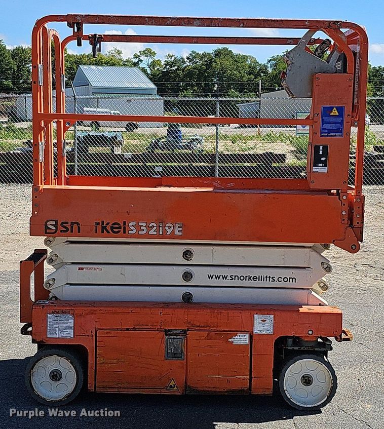image for item DQ1177 2016 Snorkel S3219E  scissor lift