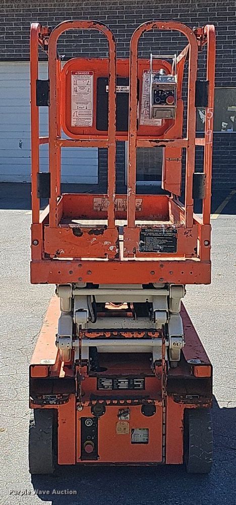 image for item DQ1177 2016 Snorkel S3219E  scissor lift