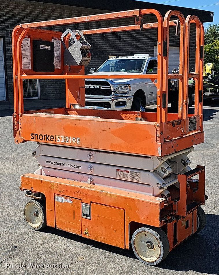 image for item DQ1177 2016 Snorkel S3219E  scissor lift
