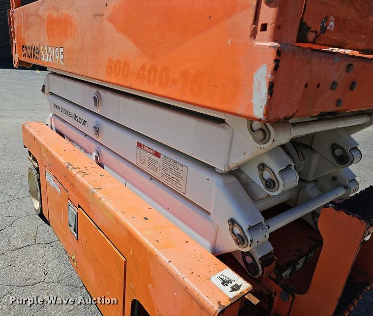 image for item DQ1177 2016 Snorkel S3219E  scissor lift