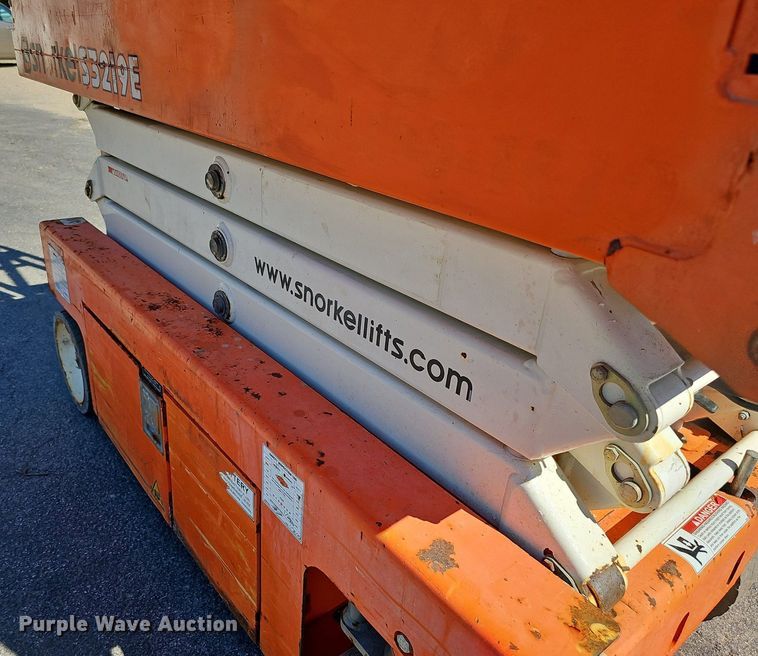 image for item DQ1177 2016 Snorkel S3219E  scissor lift