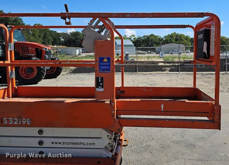 image for item DQ1177 2016 Snorkel S3219E  scissor lift