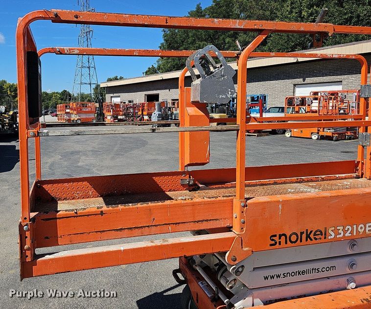 image for item DQ1177 2016 Snorkel S3219E  scissor lift