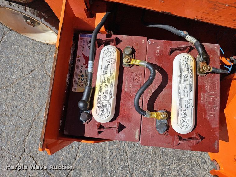 image for item DQ1177 2016 Snorkel S3219E  scissor lift