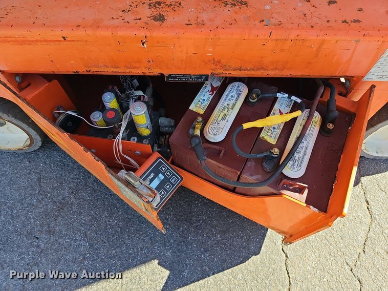 image for item DQ1177 2016 Snorkel S3219E  scissor lift